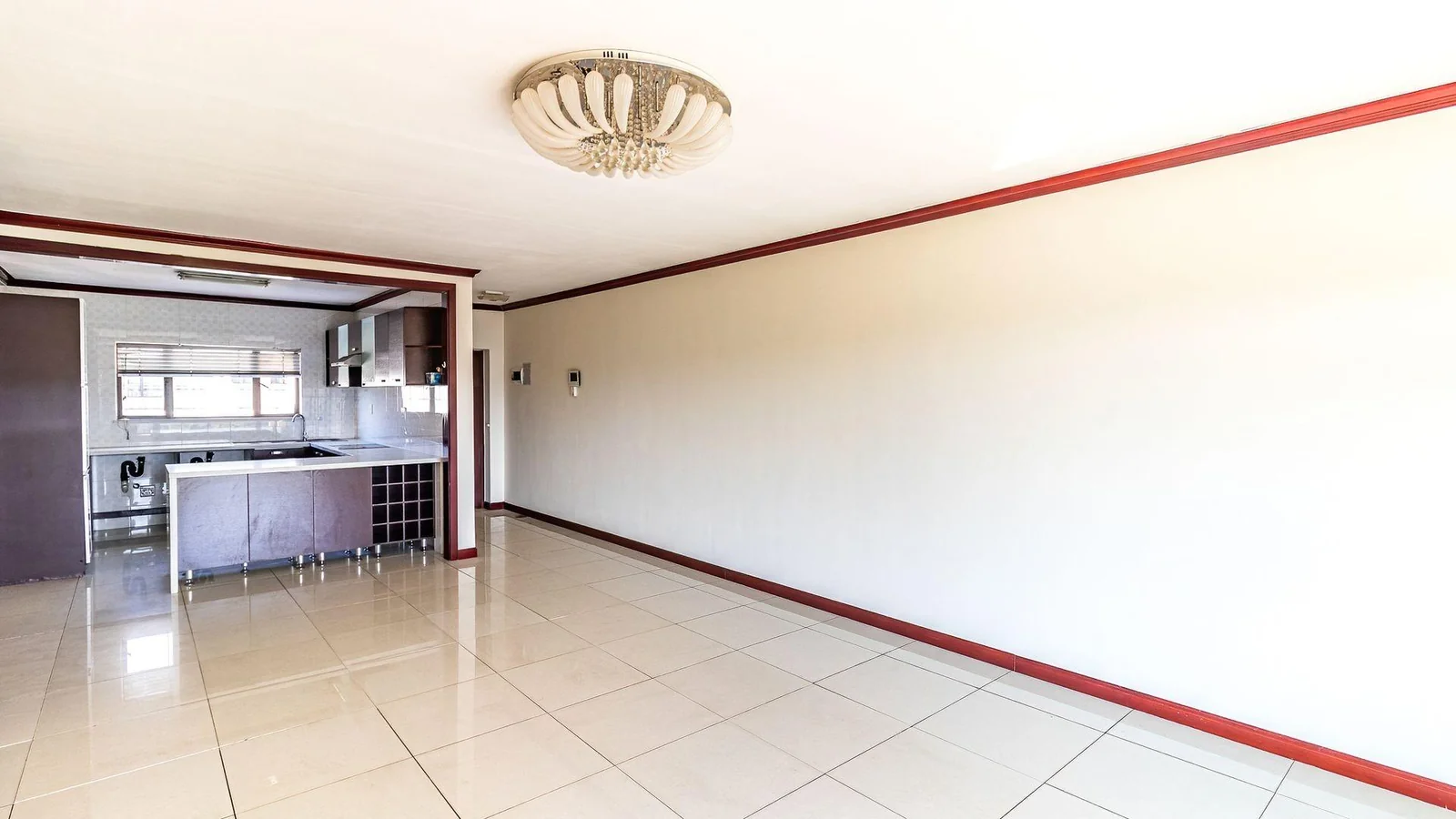 Modern Apartment with Stunning Views For Sale