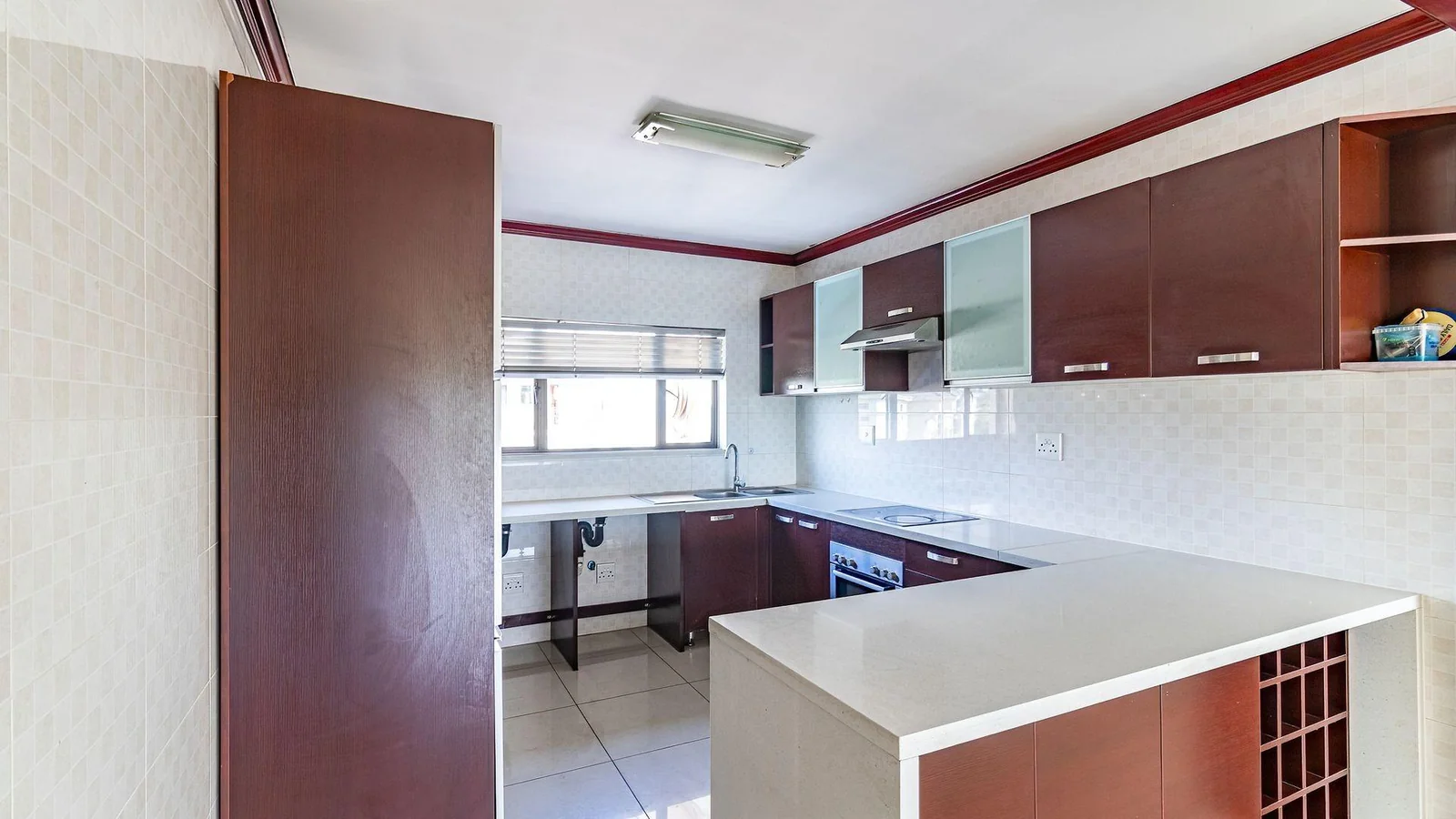 Modern Apartment with Stunning Views For Sale