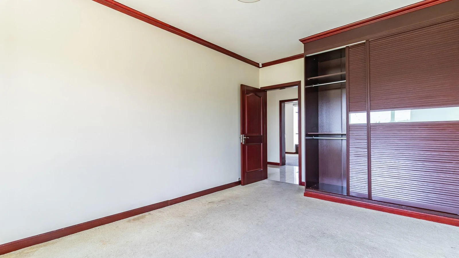 Modern Apartment with Stunning Views For Sale