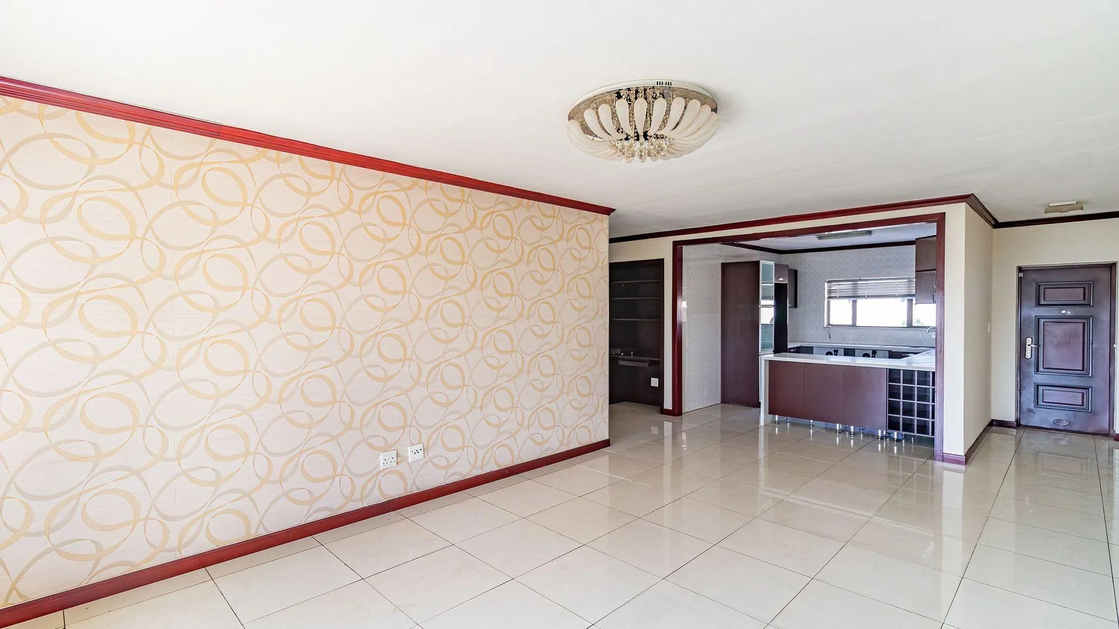 Modern Apartment with Stunning Views For Sale