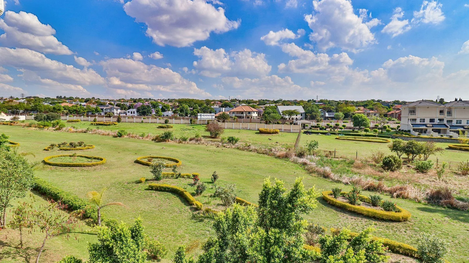 Modern Apartment with Stunning Views For Sale