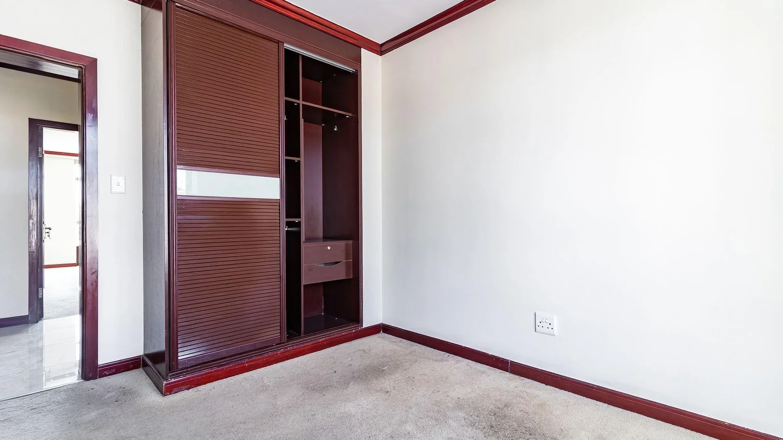 Modern Apartment with Stunning Views For Sale