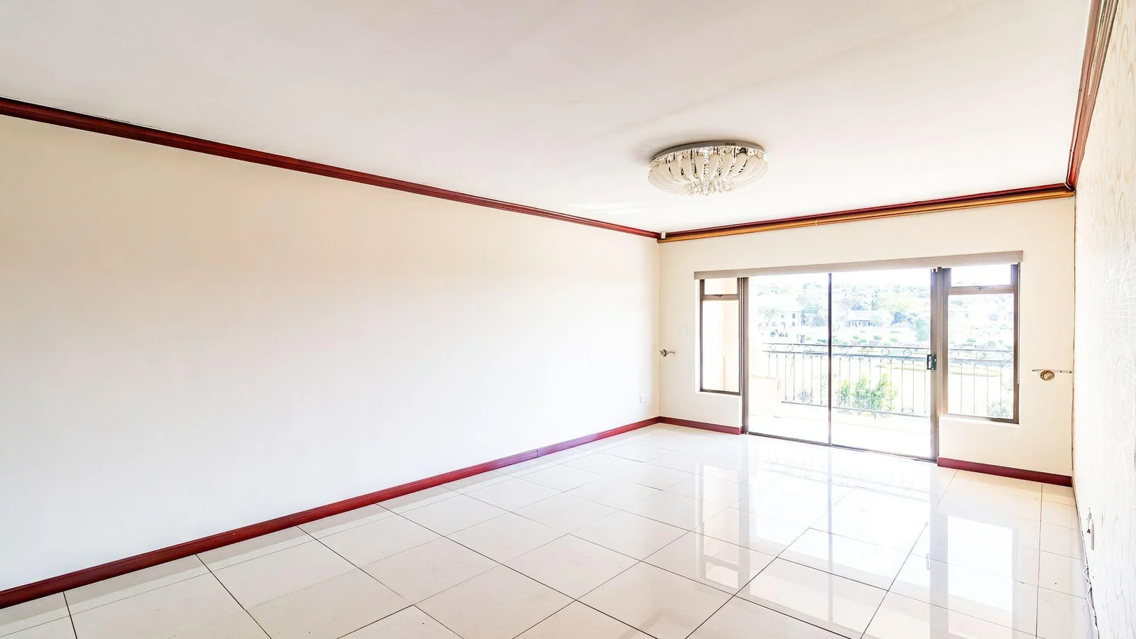 Modern Apartment with Stunning Views For Sale