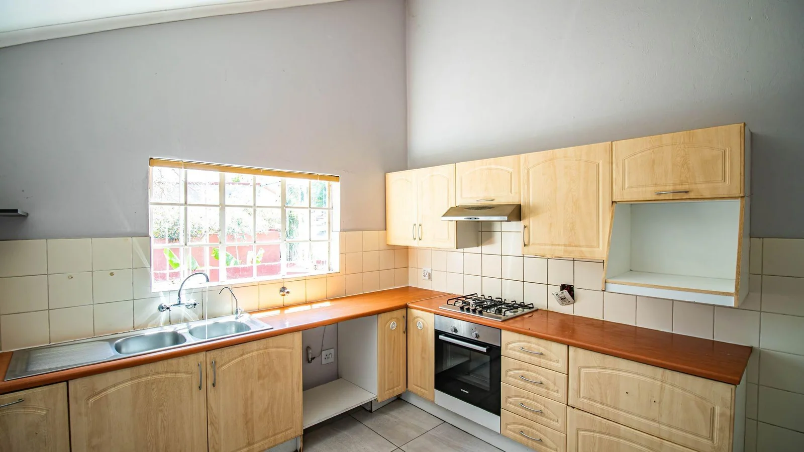 Simplex For Sale in Halfway Gardens