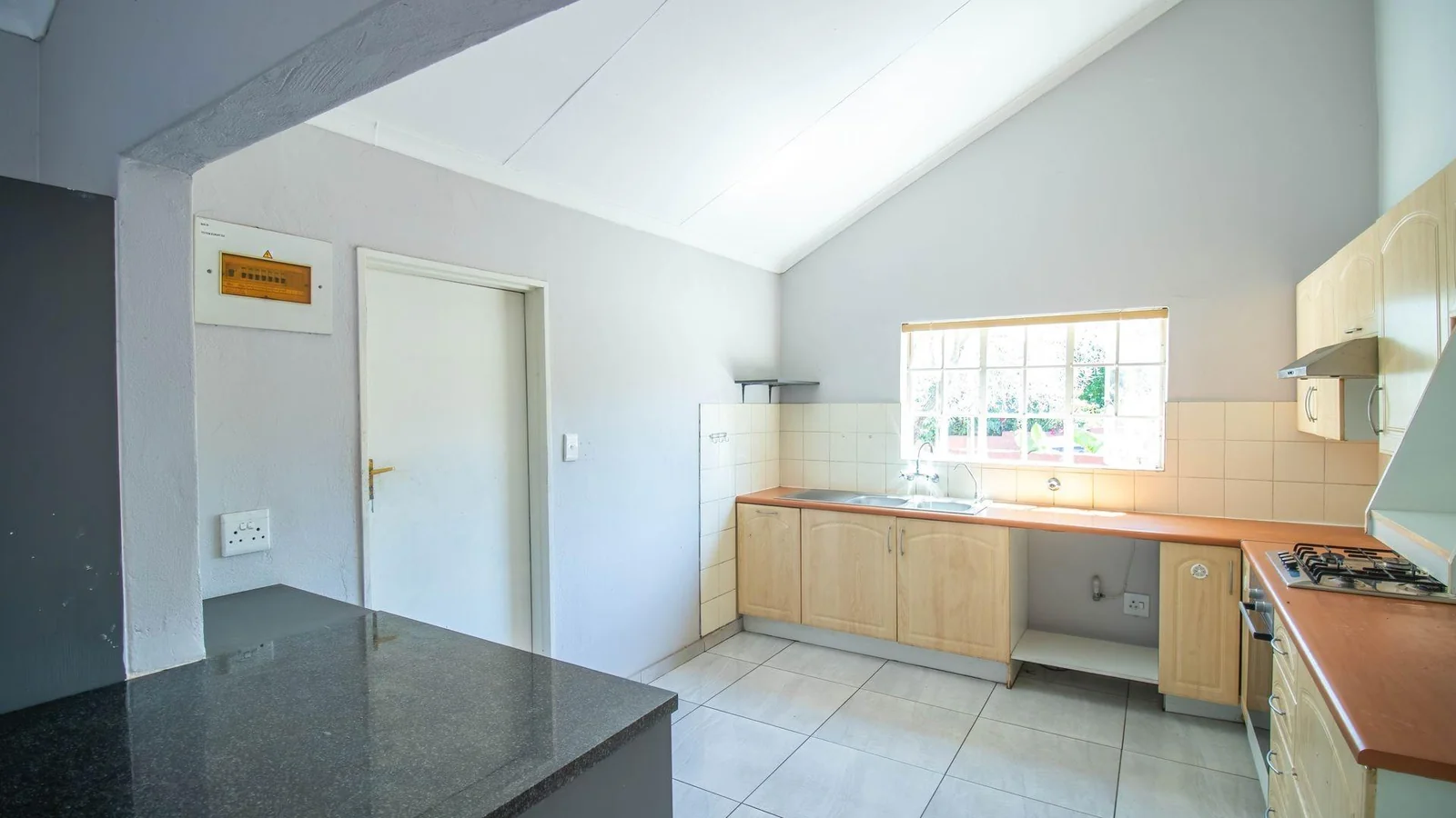 Simplex For Sale in Halfway Gardens