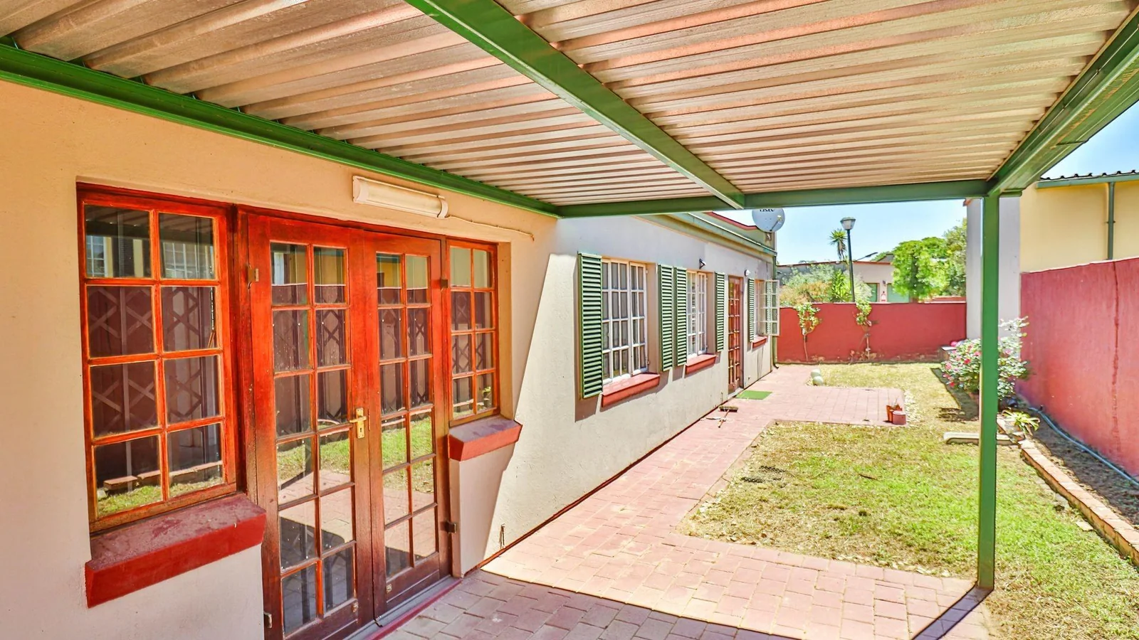 Simplex For Sale in Halfway Gardens