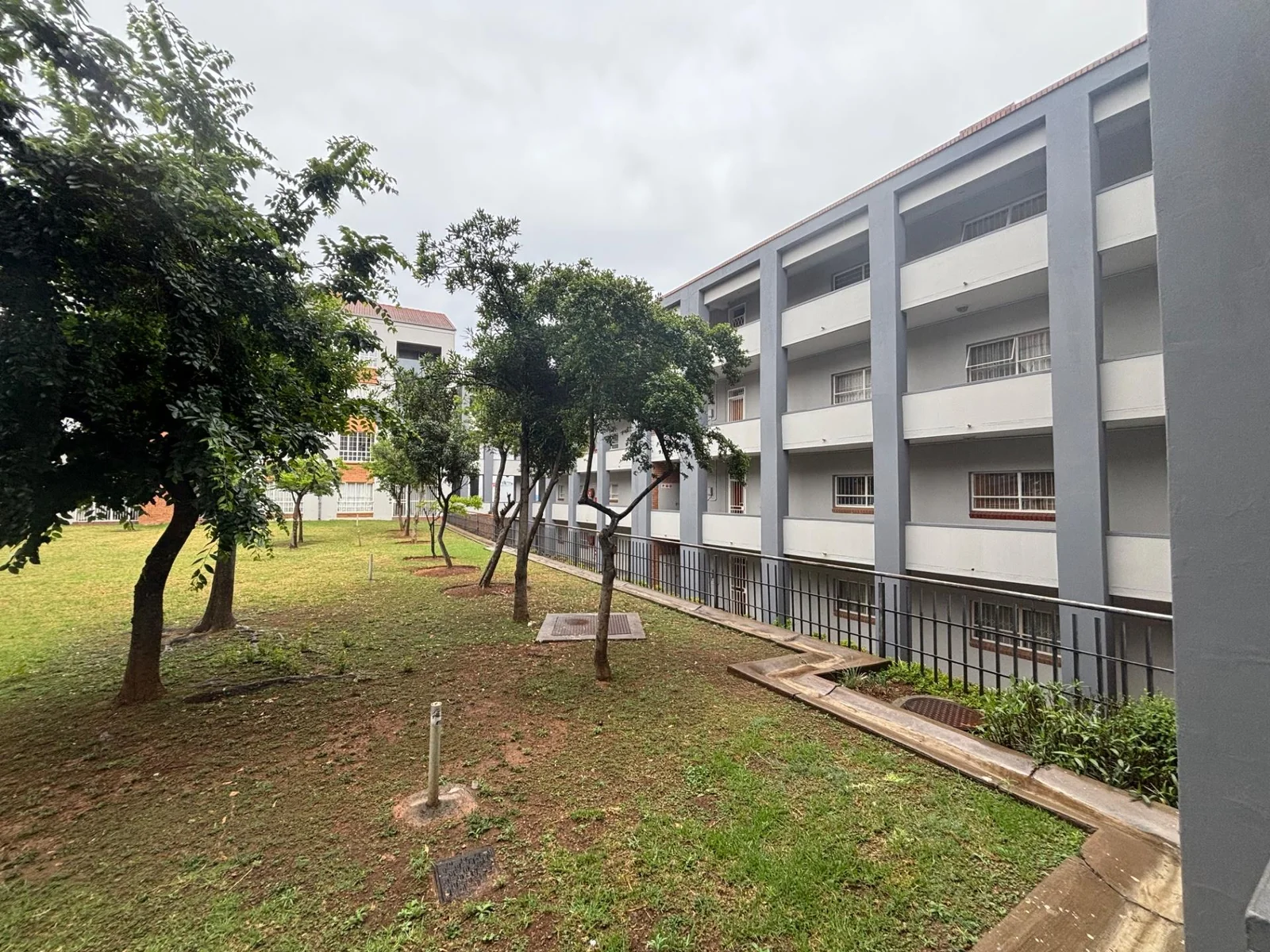 APARTMENT CLOSE TO MENLYN MAINE