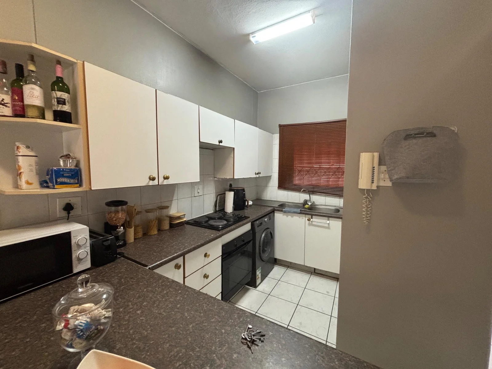 APARTMENT CLOSE TO MENLYN MAINE