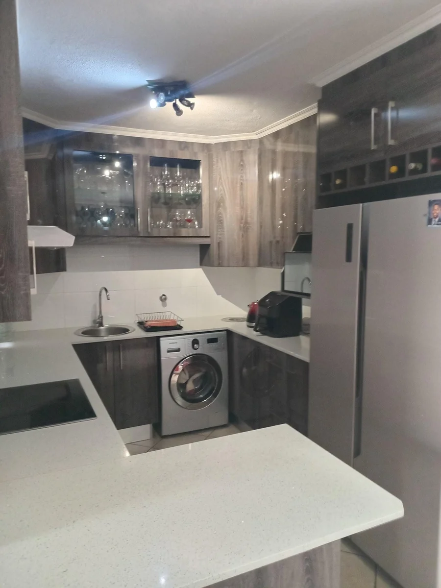 A stunning 2bed  ground apartment with a garden & lockup garage in Erand  Gardens, Midrand