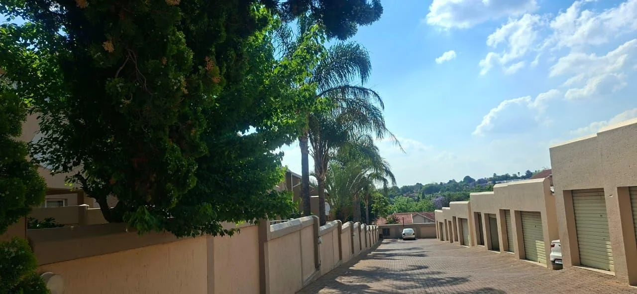 Two bedrooms with Lock up Garage apartment for Sale in Vorna Valley