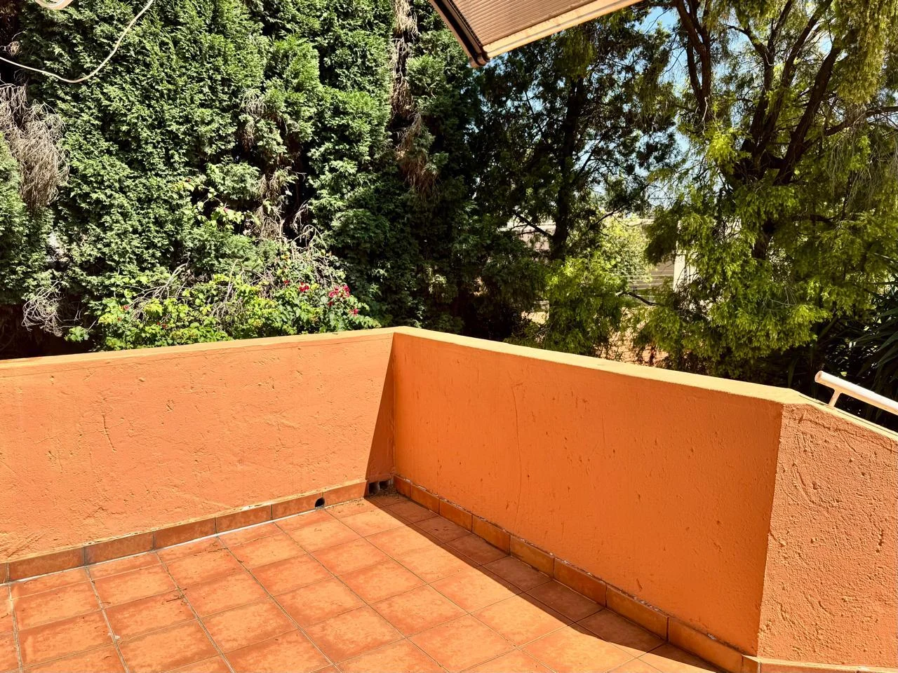 Sunlit 1-Bed Apartment with Communal Pool, Secure Access & Covered Parking for sale in Weltevreden Park