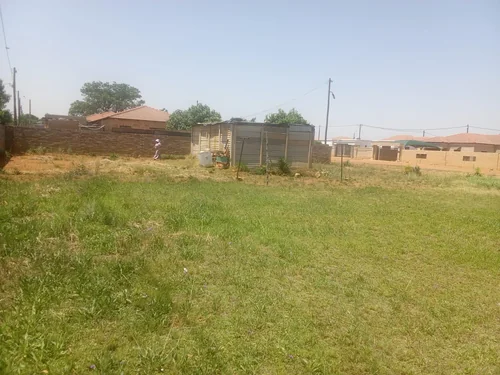 Debonair Park, Evaton