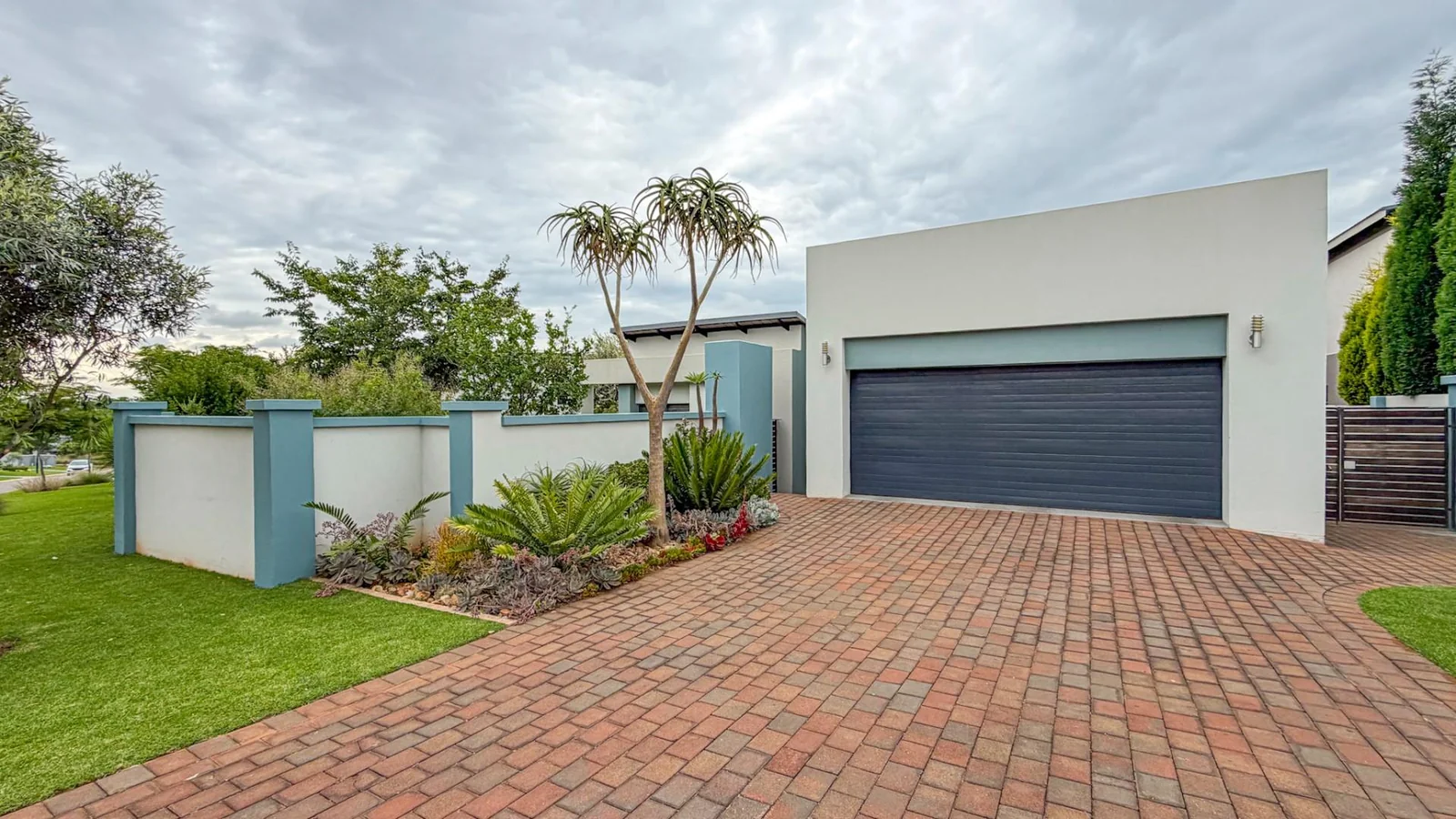 Exclusive Sole Mandate | Single-Level Family Home That Feels Like Home Instantly