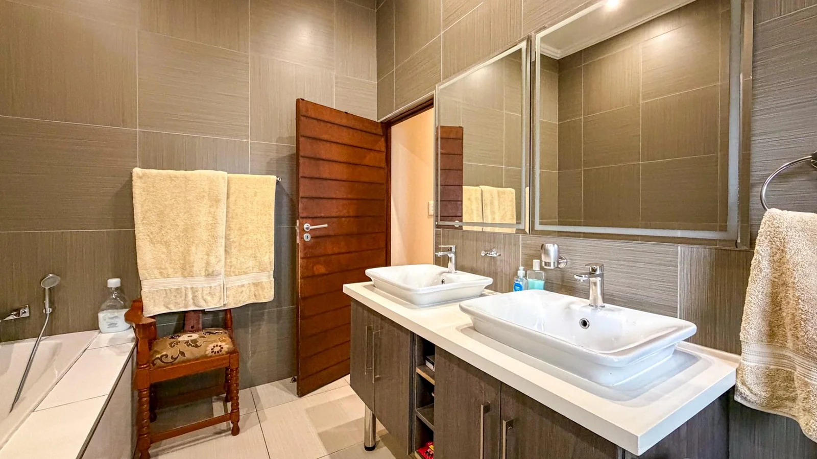 Exclusive Sole Mandate | Single-Level Family Home That Feels Like Home Instantly