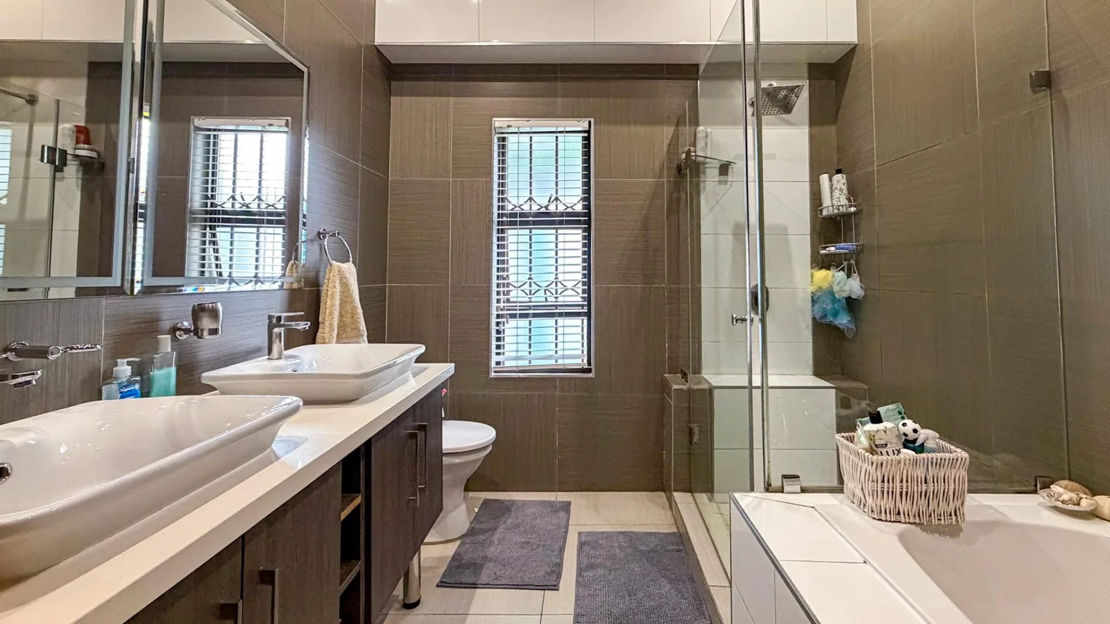 Exclusive Sole Mandate | Single-Level Family Home That Feels Like Home Instantly