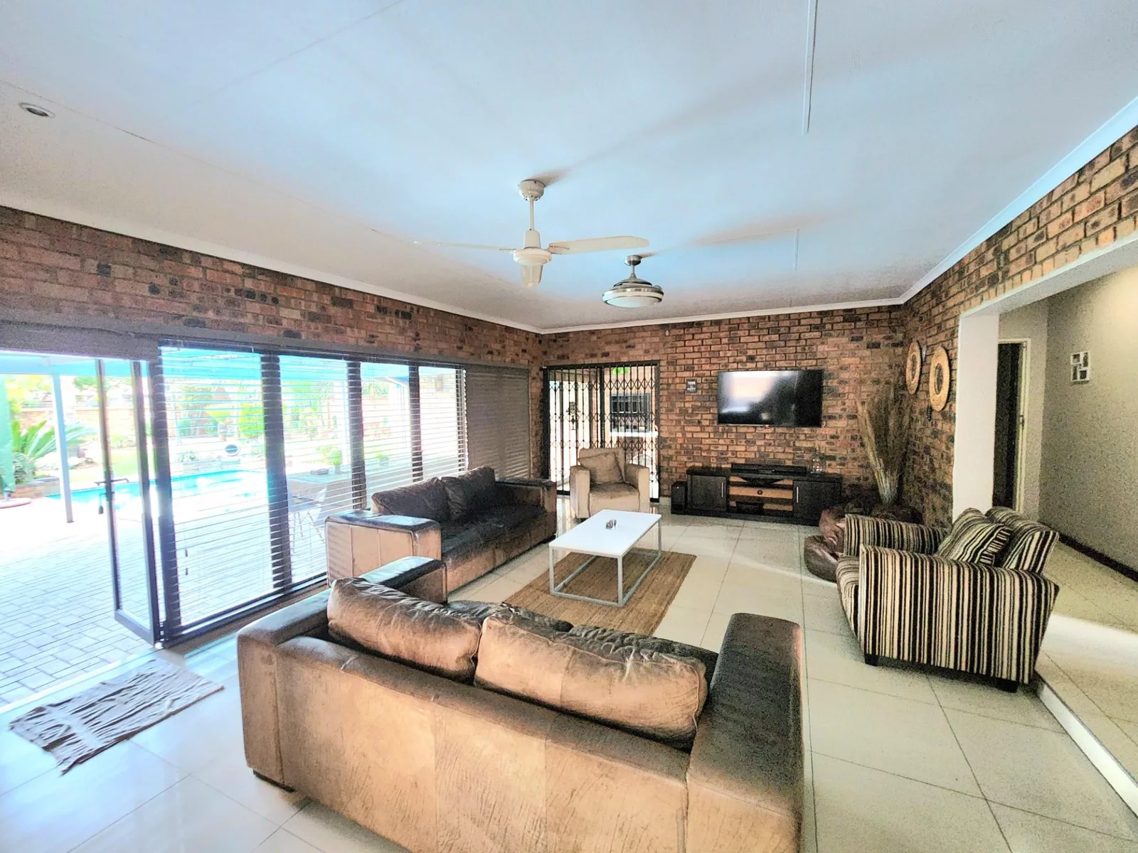 Exquisite Family Home in Sought-After Sunward Park