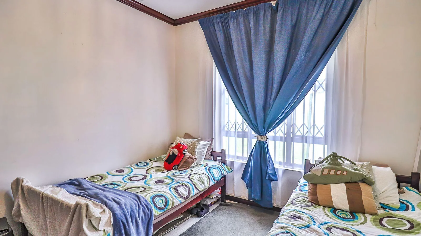 Luxury Corner Ground-Floor Apartment in the Heart of Summerset — Perfect for Families, Professionals & Retirees