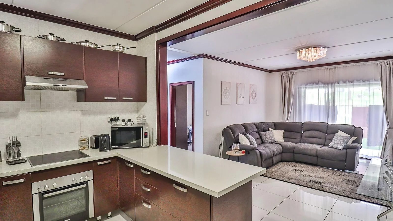 Luxury Corner Ground-Floor Apartment in the Heart of Summerset — Perfect for Families, Professionals & Retirees