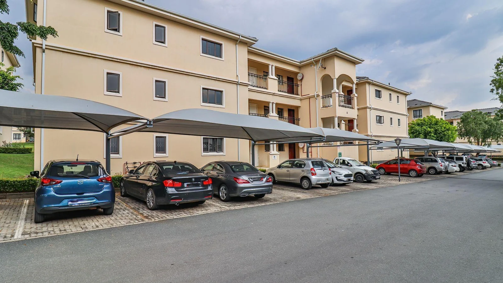 Luxury Corner Ground-Floor Apartment in the Heart of Summerset — Perfect for Families, Professionals & Retirees