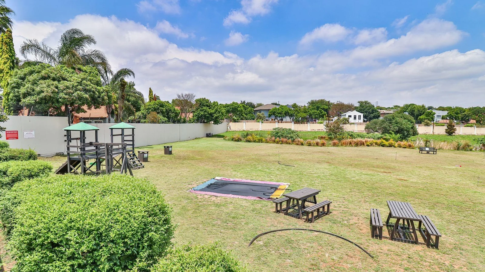 Luxury Corner Ground-Floor Apartment in the Heart of Summerset — Perfect for Families, Professionals & Retirees