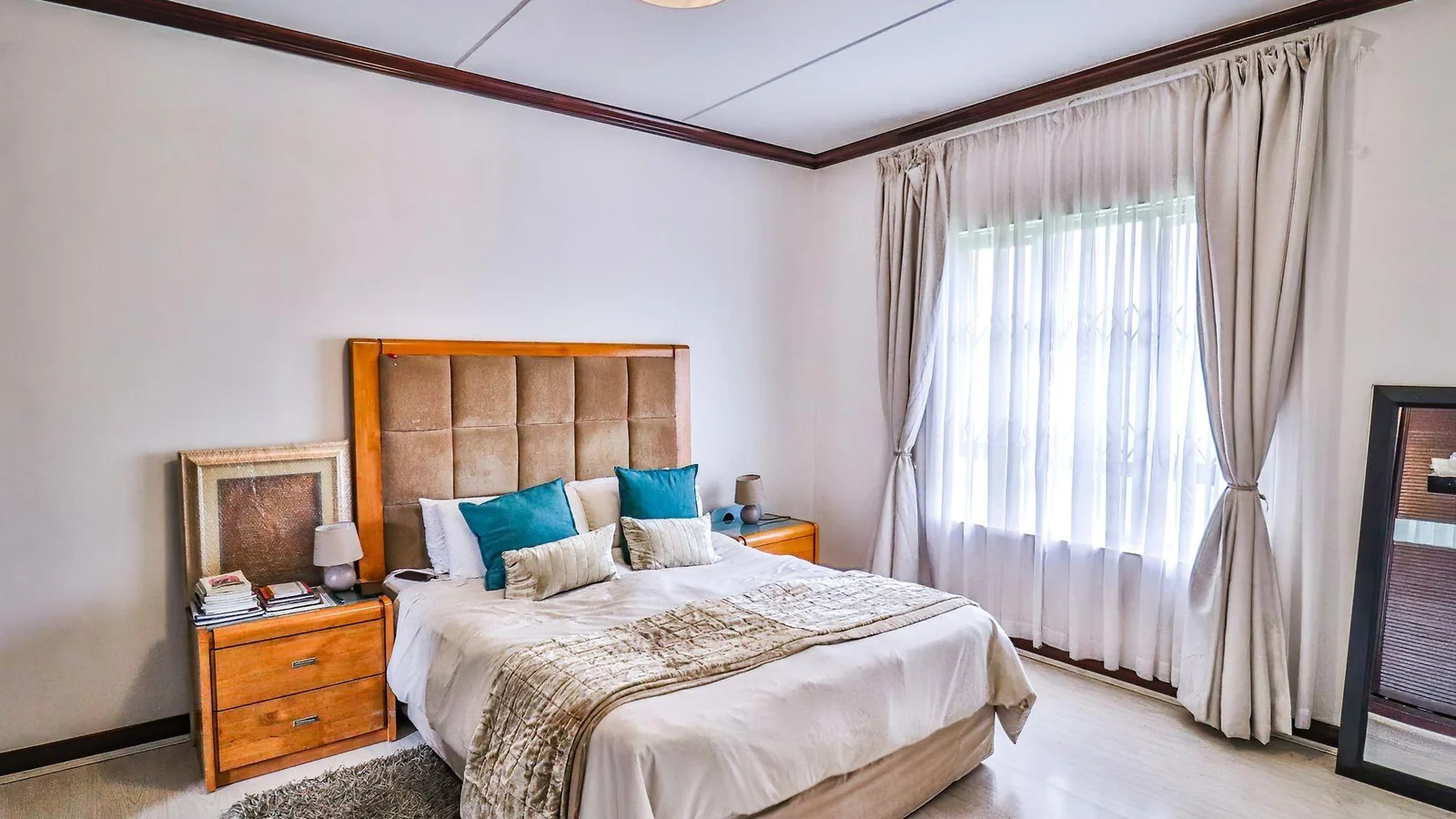 Luxury Corner Ground-Floor Apartment in the Heart of Summerset — Perfect for Families, Professionals & Retirees