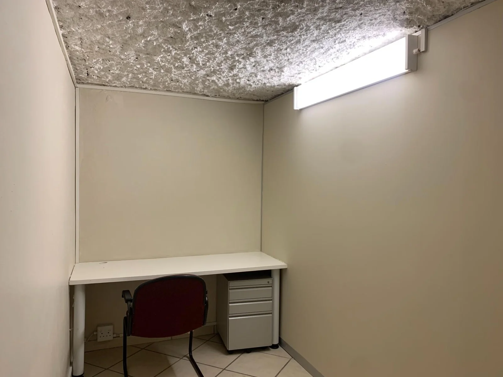 R2,500 / Month – Fully Serviced 1-Person Office in Constantia Business Centre, Constantia Park, Midrand