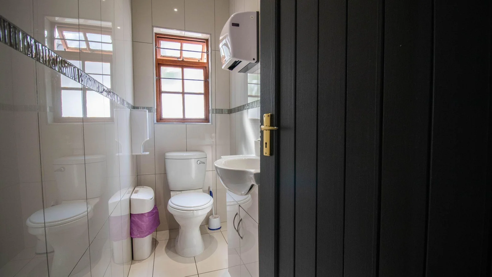 R2,500 / Month – Fully Serviced 1-Person Office in Constantia Business Centre, Constantia Park, Midrand