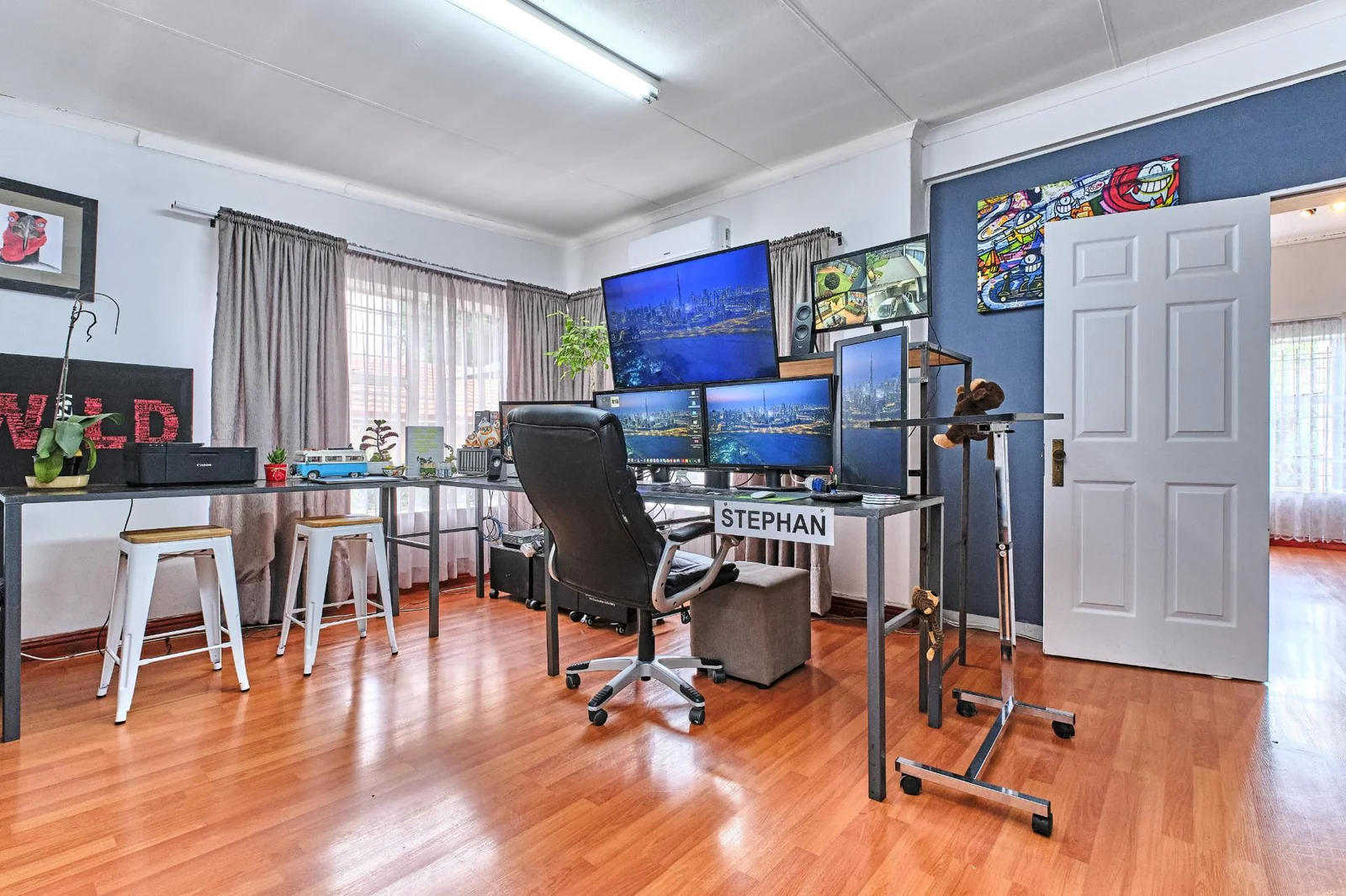 Fabulous, Versatile, Dual Family Living or Income-Generating Property!