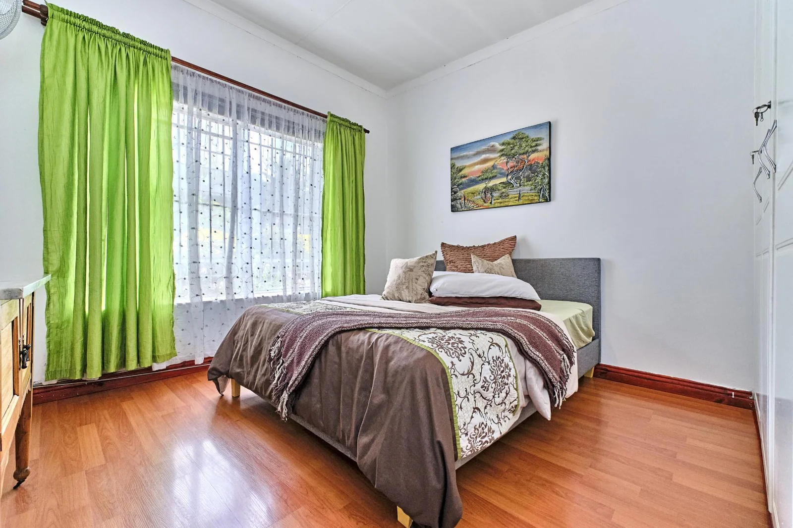 Fabulous, Versatile, Dual Family Living or Income-Generating Property!