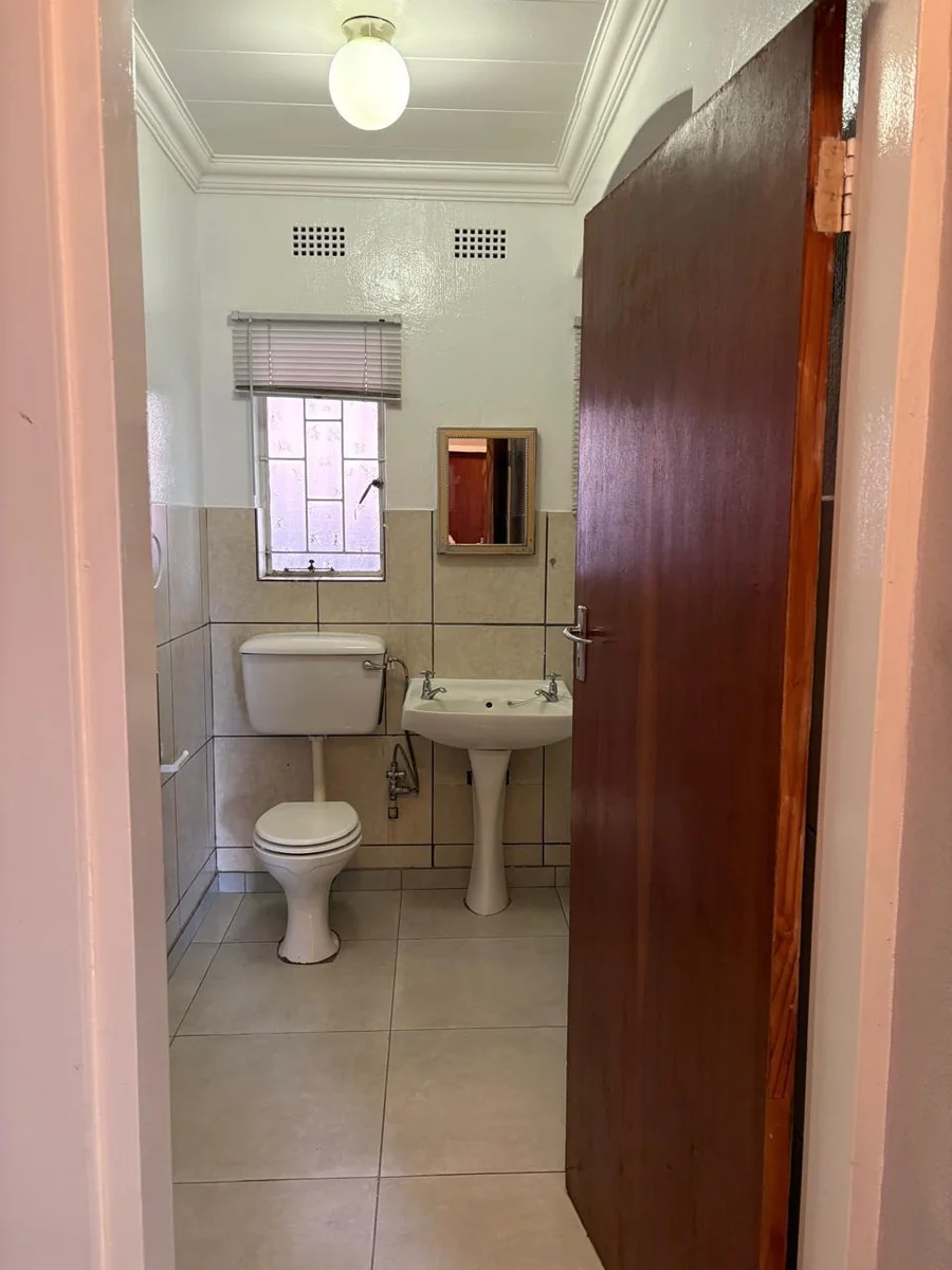 Spacious 2 bedroom ground floor unit to rent with the option to buy!