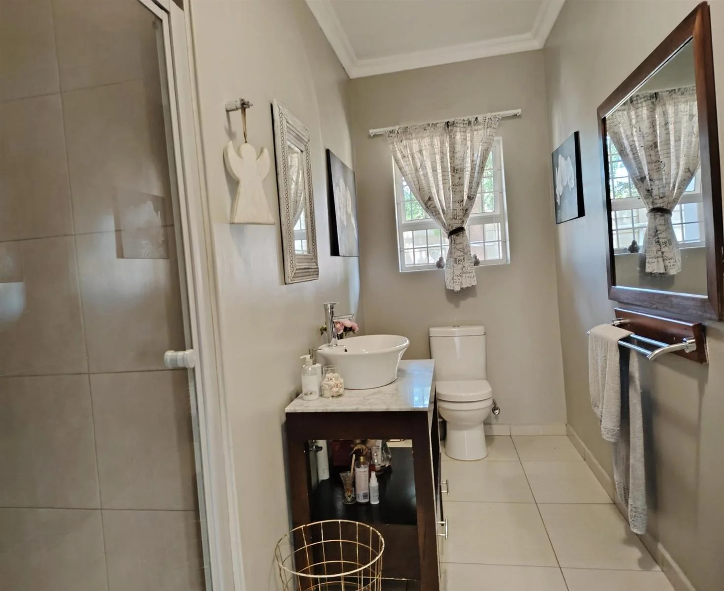 Beautiful 4-Bedroom Home in a Leafy, Sought-After Suburb<br/>