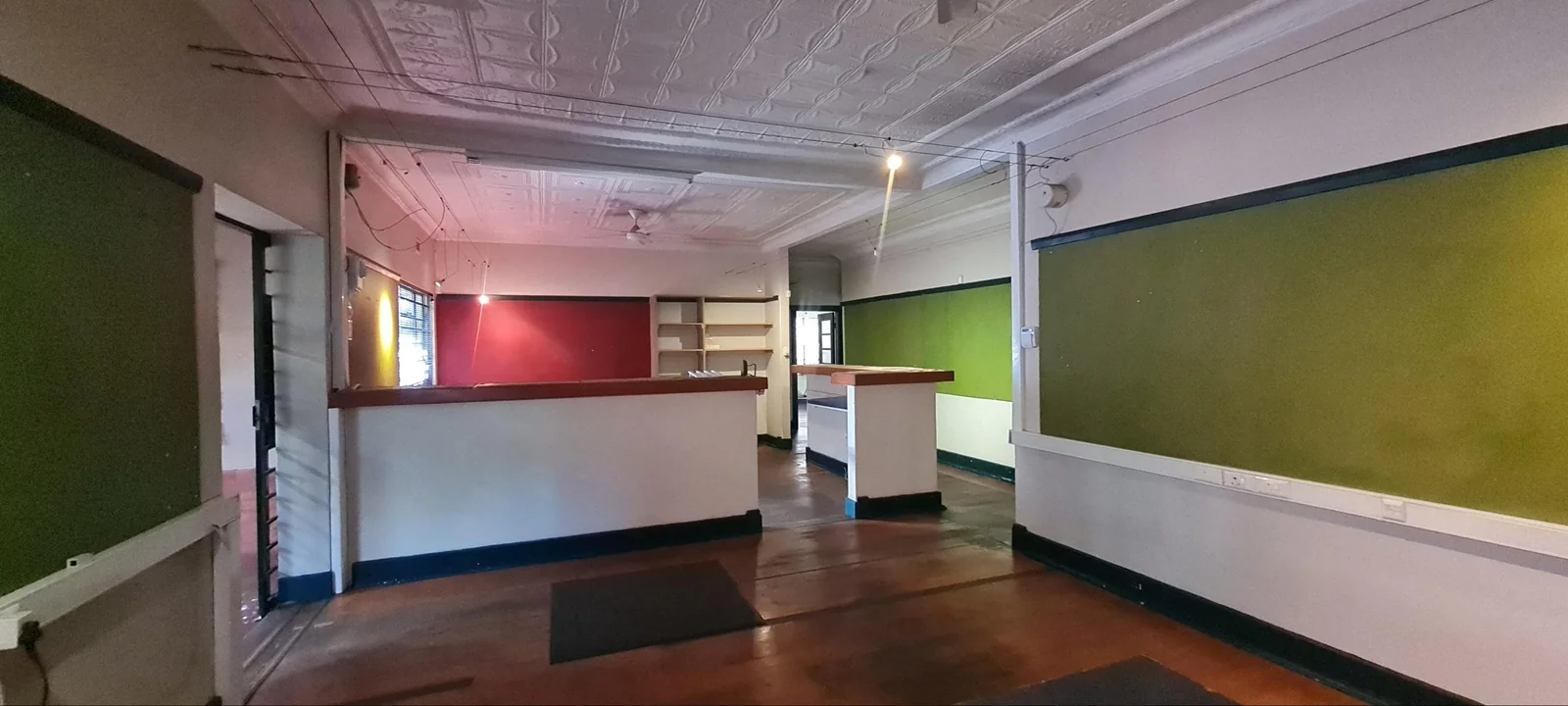 Prime property with ideal location for offices in Menlo Park