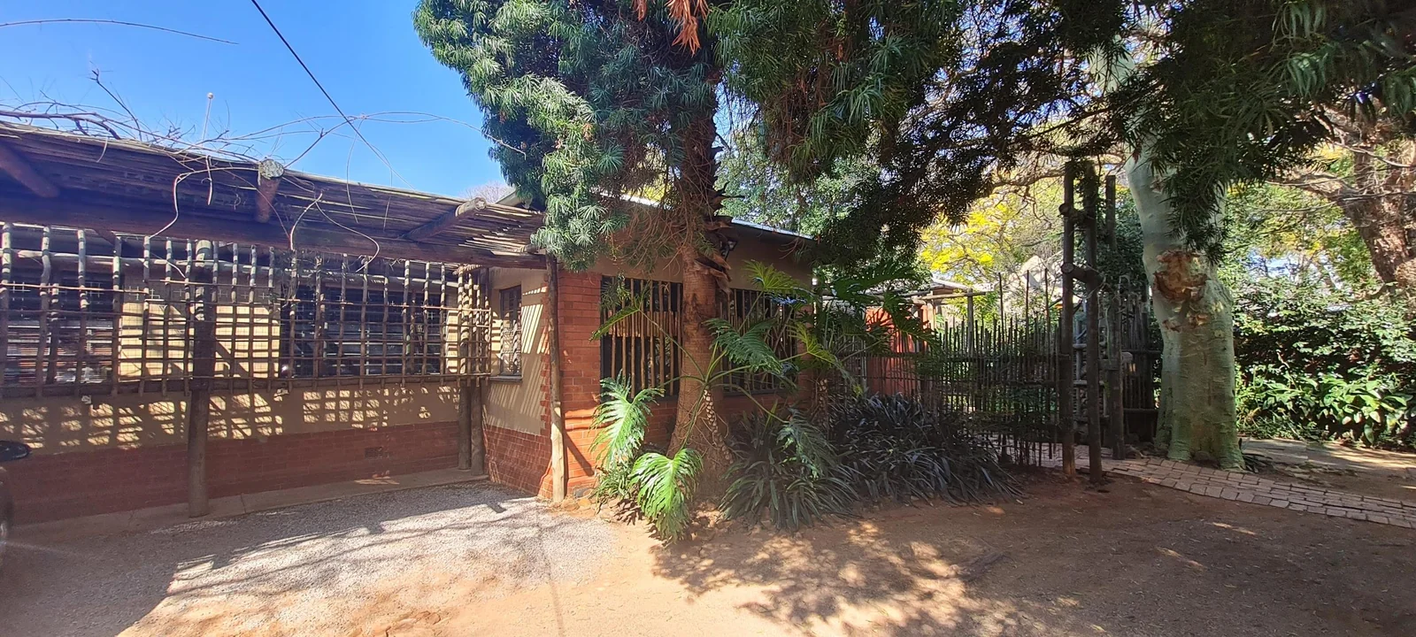 Prime property with ideal location for offices in Menlo Park