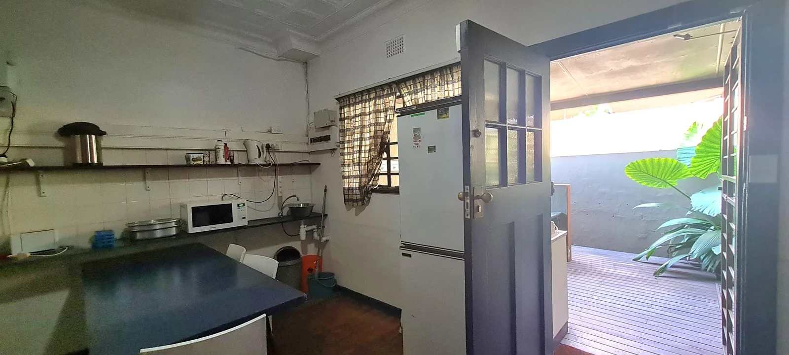 Prime property with ideal location for offices in Menlo Park