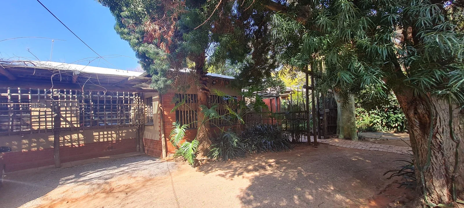 Prime property with ideal location for offices in Menlo Park