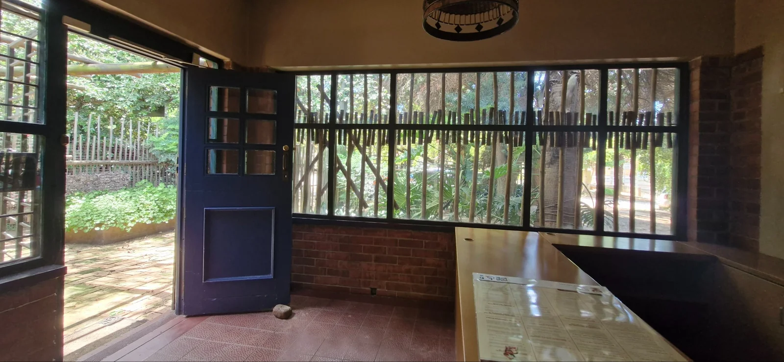 Prime property with ideal location for offices in Menlo Park