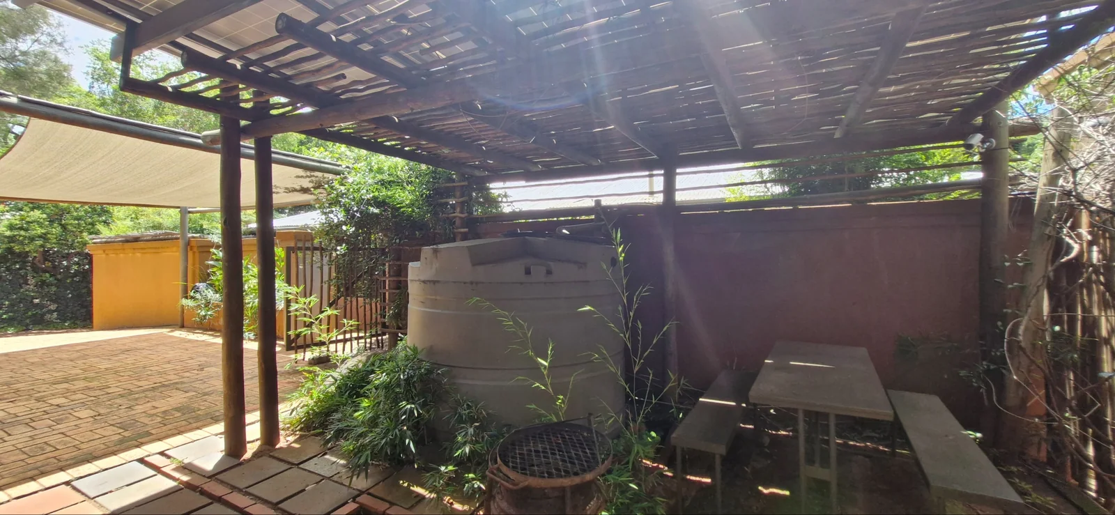 Prime property with ideal location for offices in Menlo Park