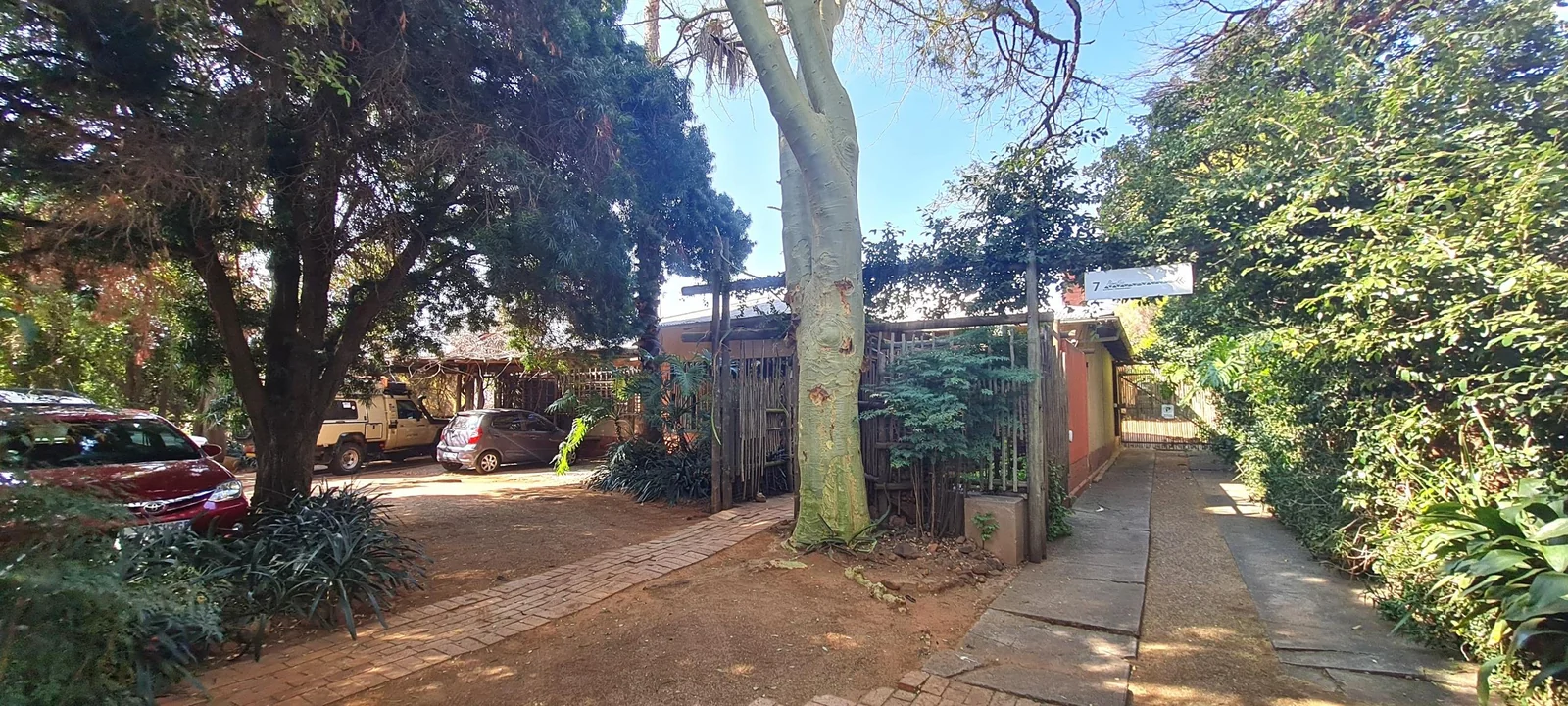 Prime property with ideal location for offices in Menlo Park