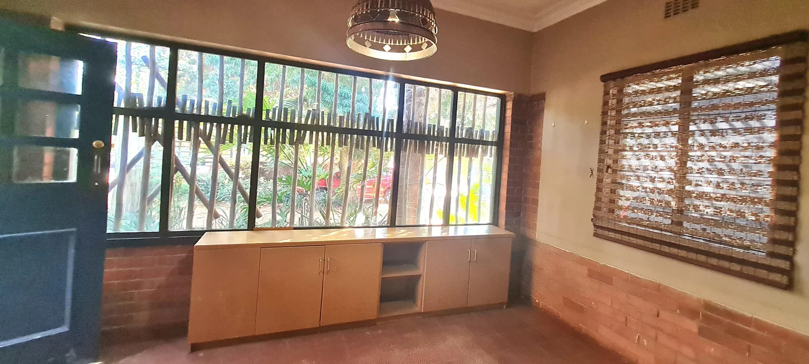 Prime property with ideal location for offices in Menlo Park