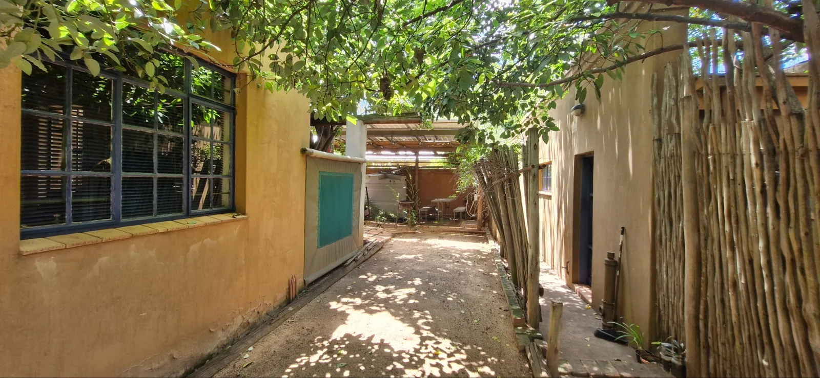 Prime property with ideal location for offices in Menlo Park