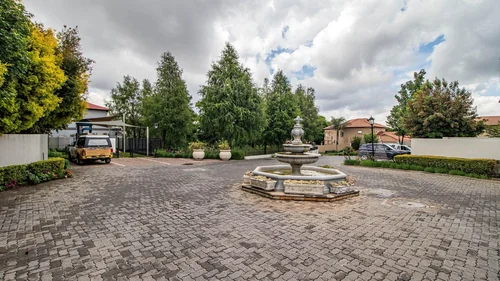 Greenstone Hill, Edenvale