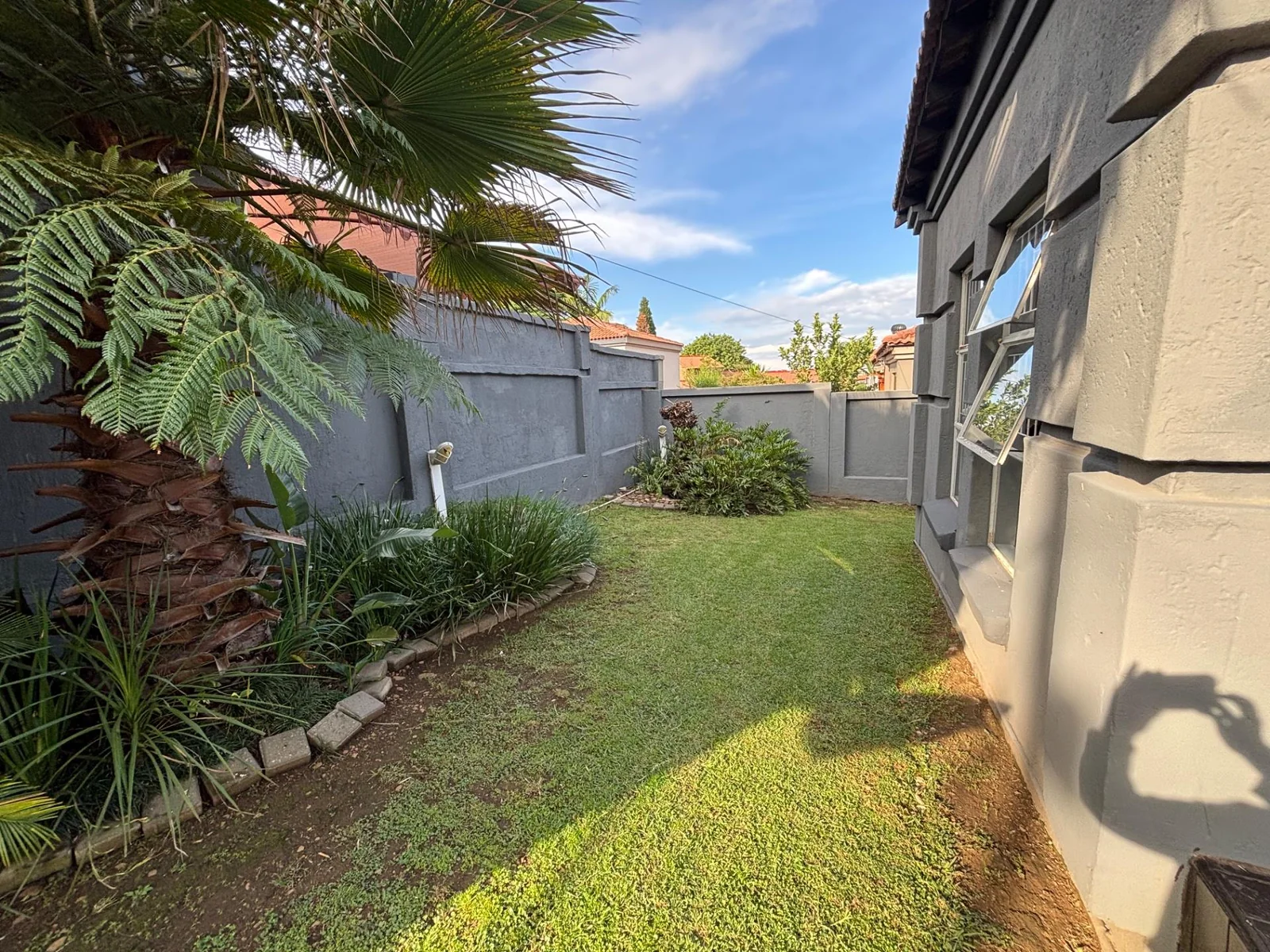 NOT TO BE MISSED .... INSIDE SMALL SECURITY ESTATE.