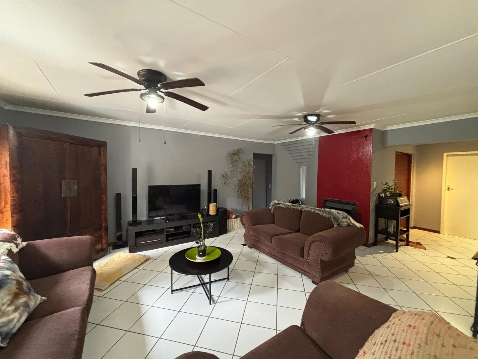 NOT TO BE MISSED .... INSIDE SMALL SECURITY ESTATE.