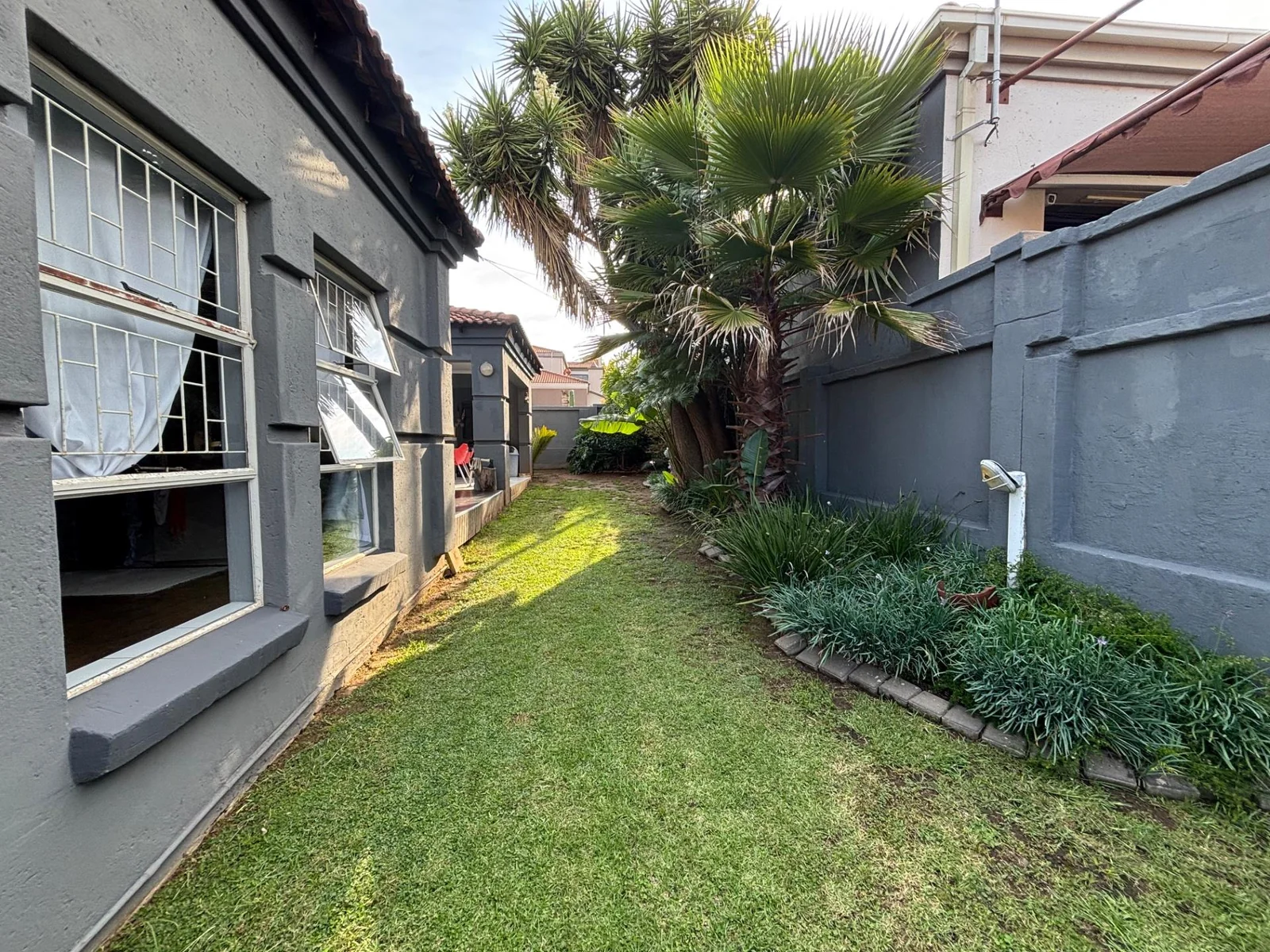 NOT TO BE MISSED .... INSIDE SMALL SECURITY ESTATE.