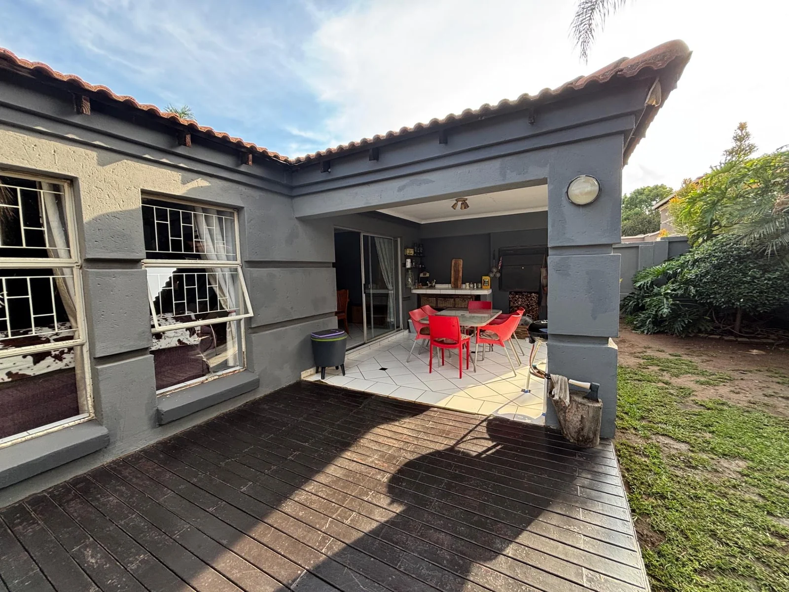 NOT TO BE MISSED .... INSIDE SMALL SECURITY ESTATE.