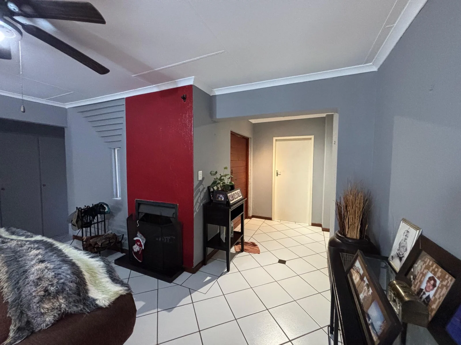 NOT TO BE MISSED .... INSIDE SMALL SECURITY ESTATE.