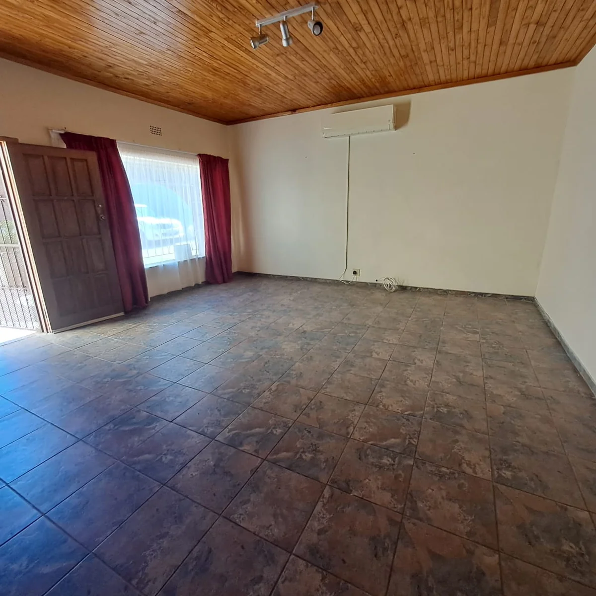 4 Bedroom House For Sale