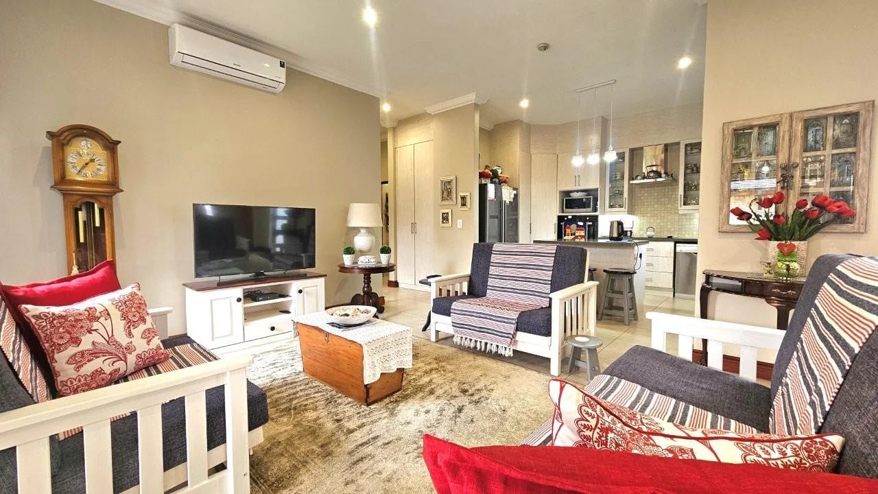 SUNNY   2 BEDROOM SECTIONAL TITLE UNIT  with LANDSCAPED GARDEN – RETIRE@MIDSTREAM X 55