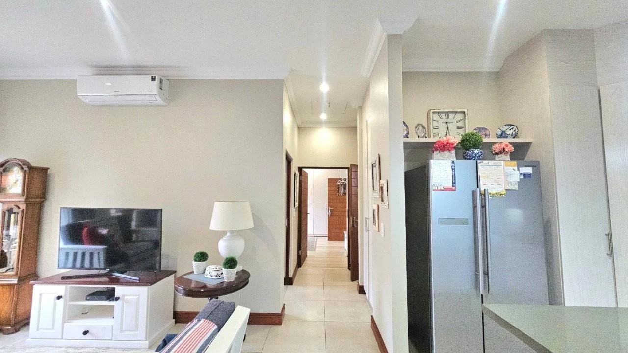 SUNNY   2 BEDROOM SECTIONAL TITLE UNIT  with LANDSCAPED GARDEN – RETIRE@MIDSTREAM X 55