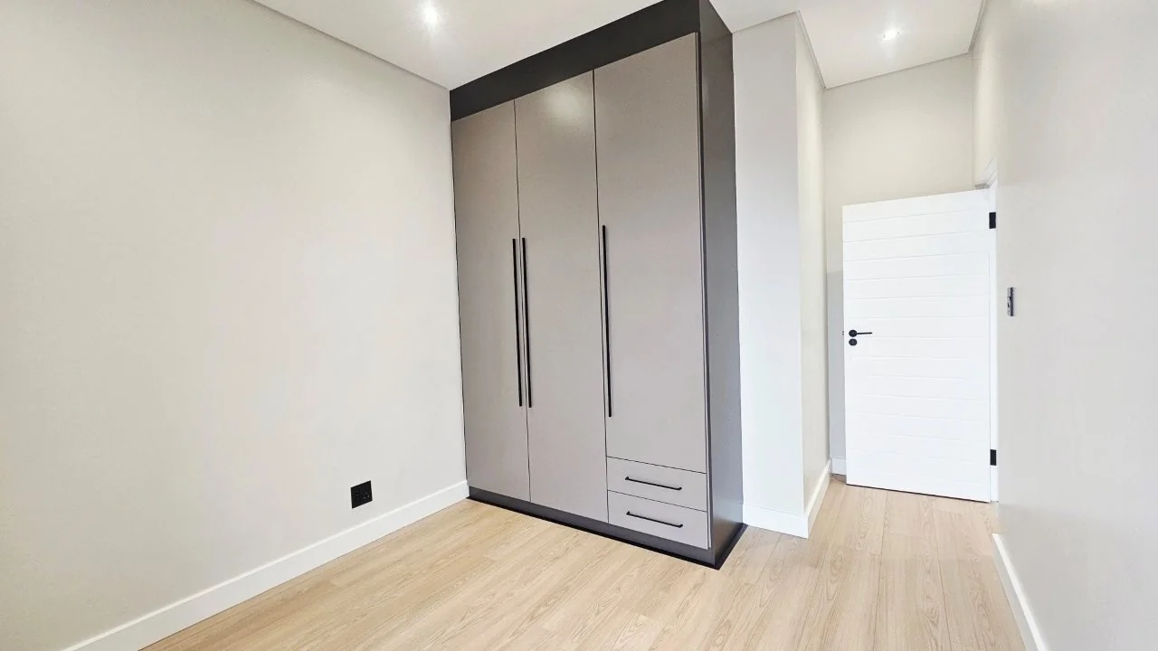TURNKEY HOME WITH 3 GARAGES  AVAILABLE IN THE NEW DEVELOPING FOUNTAINBROOK ESTATE.